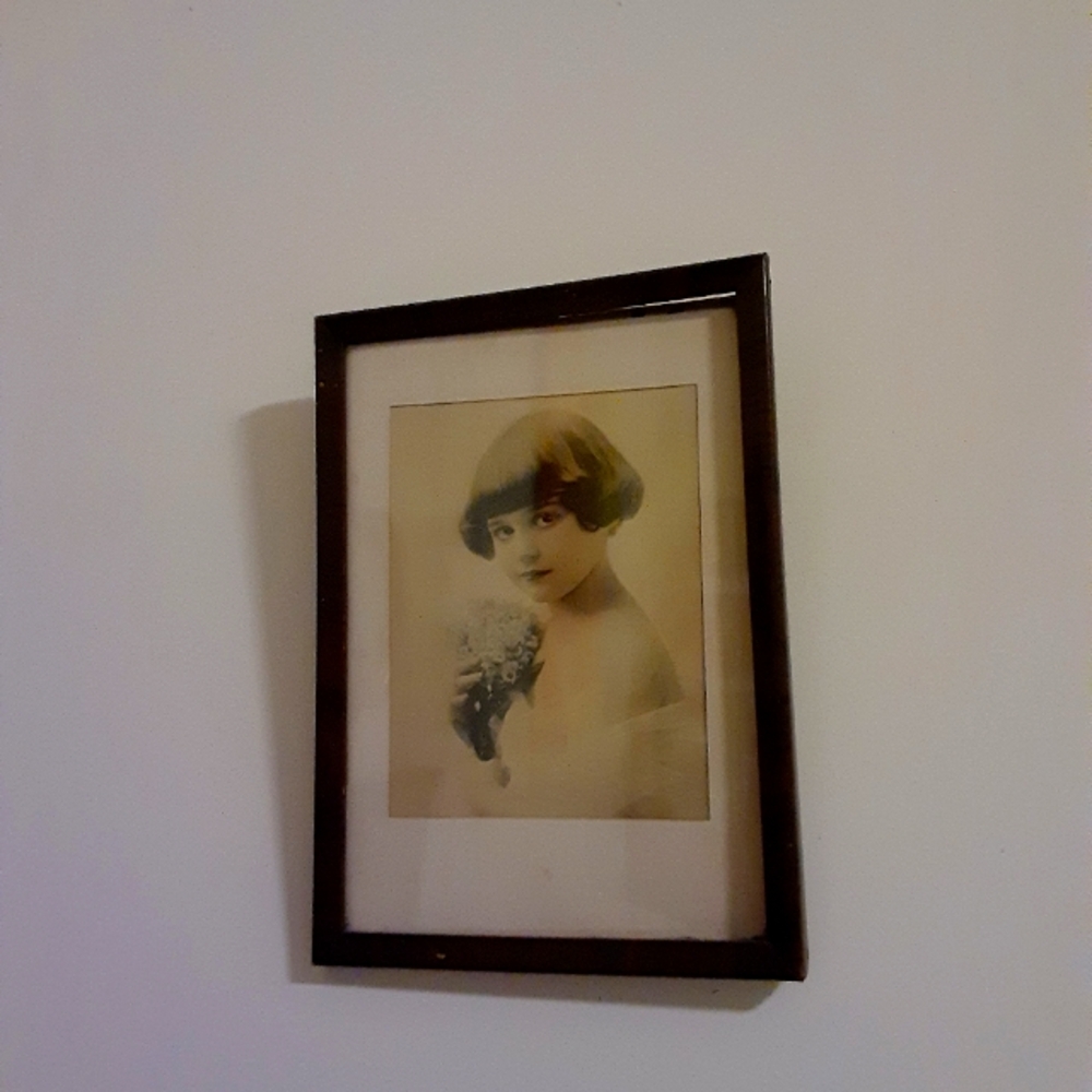 Vintage 1920's photograph in frame